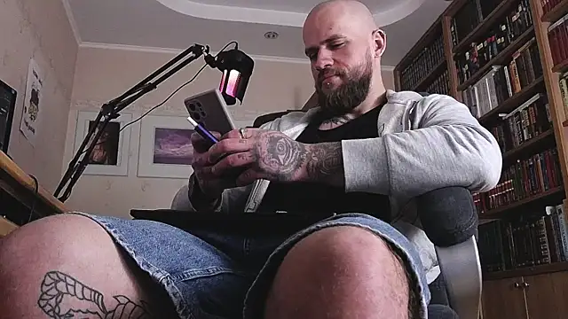 Snapshot of FindomJason chatting on 05-11-26, 02:23 FindomJason online show from 05-11-26, 02:23