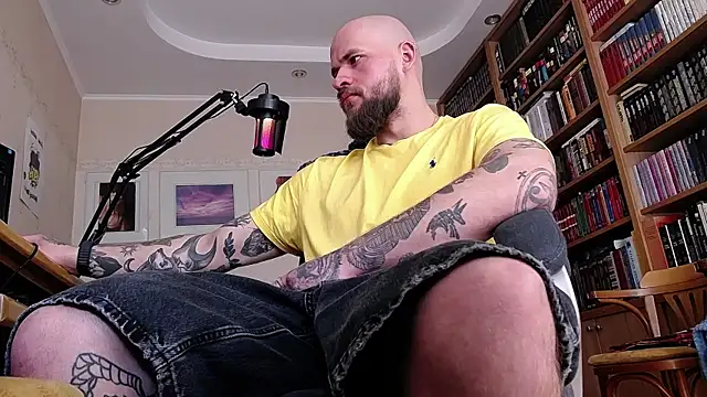Snapshot of FindomJason chatting on 05-23-26, 07:02 FindomJason online show from 05-23-26, 07:02