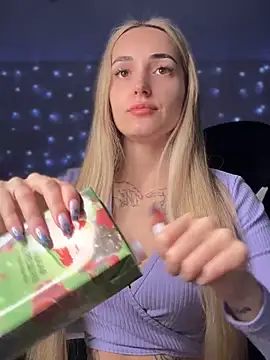 Snapshot of minalawarden chatting on 10-27-25, 10:08 minalawarden online show from 10-27-25, 10:08