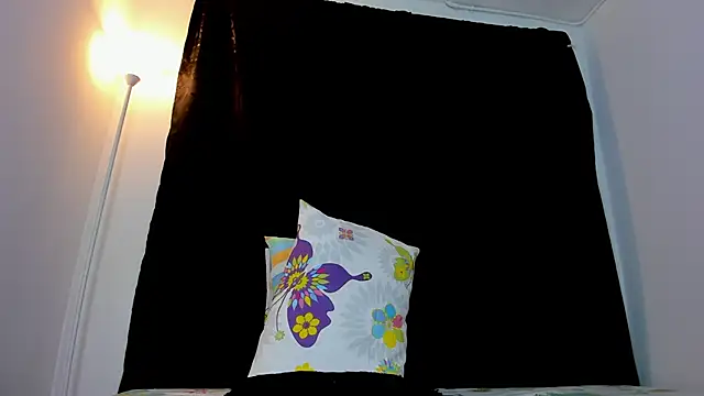 Snapshot of ice_grace chatting on 02-04-25, 10:21 ice grace online show from 02-04-25, 10:21