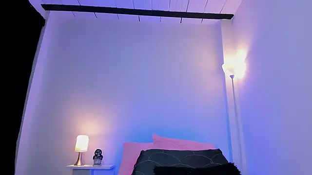 Snapshot of ice_grace chatting on 10-21-25, 10:05 ice grace online show from 10-21-25, 10:05