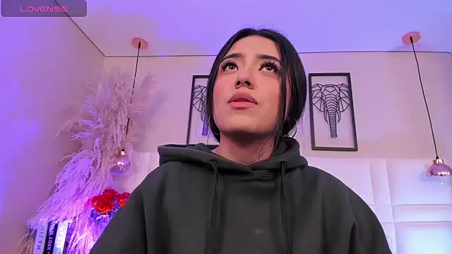 Rebeca jones online show from 11-18-25, 12:20