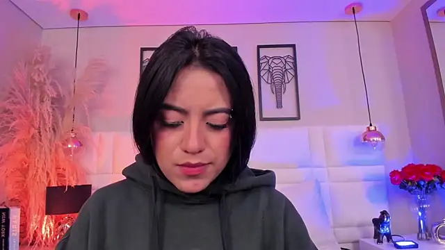 Rebeca jones online show from 11-21-25, 12:15