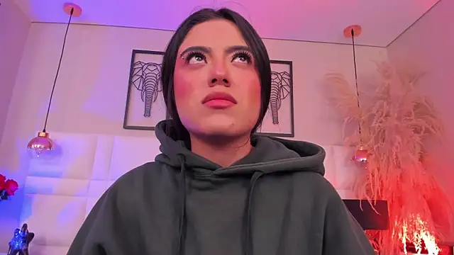 Rebeca jones online show from 12-02-25, 12:21