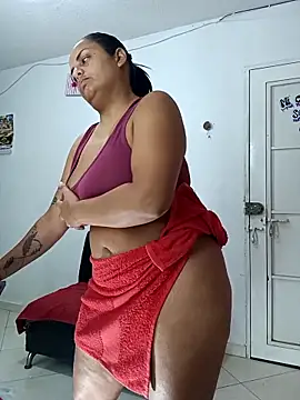 Snapshot of Rossestoner chatting on 12-27-24, 10:55 Rossestoner online show from 12-27-24, 10:55