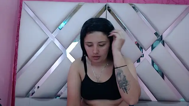 Snapshot of nathaly_low1 chatting on 09-24-25, 03:21 nathaly low1 online show from 09-24-25, 03:21