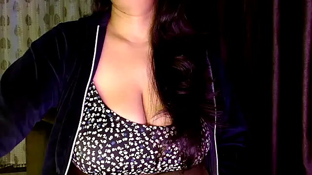 janifer001 online show from 01-13-26, 12:16