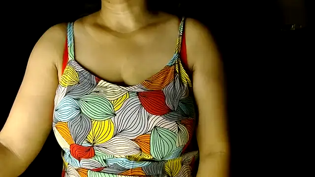 janifer001 online show from 04-22-26, 01:52