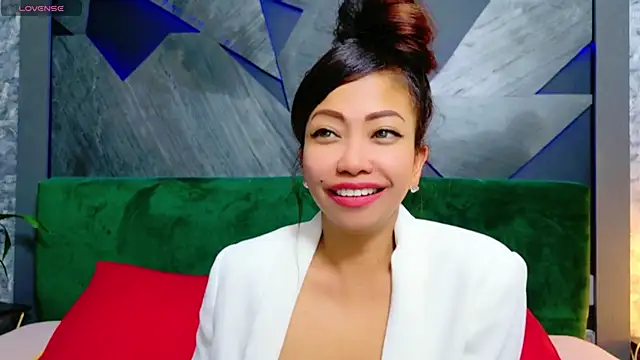 Snapshot of ElyaQuinn chatting on 12-30-24, 03:46 ElyaQuinn online show from 12-30-24, 03:46