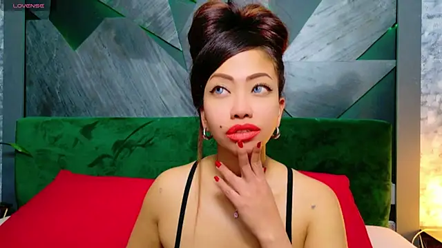 Snapshot of ElyaQuinn chatting on 01-11-25, 03:09 ElyaQuinn online show from 01-11-25, 03:09