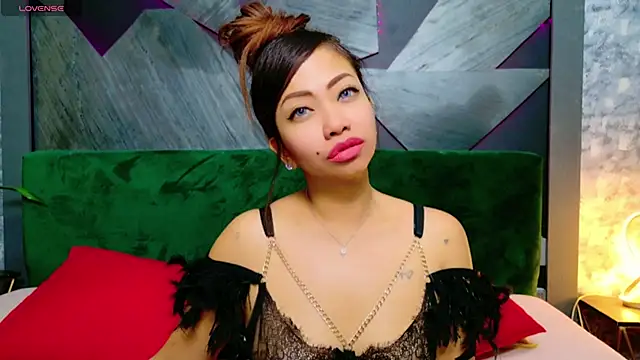 Snapshot of ElyaQuinn chatting on 01-13-25, 09:52 ElyaQuinn online show from 01-13-25, 09:52