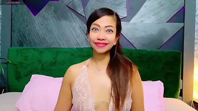 Snapshot of ElyaQuinn chatting on 01-22-25, 07:35 ElyaQuinn online show from 01-22-25, 07:35