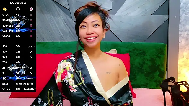 Snapshot of ElyaQuinn chatting on 10-06-25, 07:06 ElyaQuinn online show from 10-06-25, 07:06