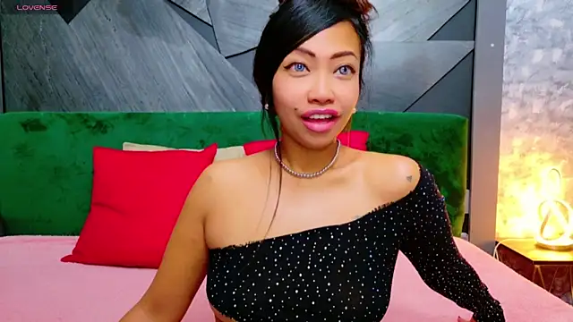 Snapshot of ElyaQuinn chatting on 10-08-25, 06:22 ElyaQuinn online show from 10-08-25, 06:22