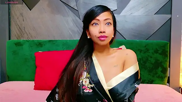 Snapshot of ElyaQuinn chatting on 10-10-25, 06:56 ElyaQuinn online show from 10-10-25, 06:56