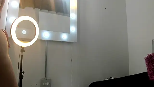 SEXXYLATINCOUPLE1 online show from 10-16-25, 10:27