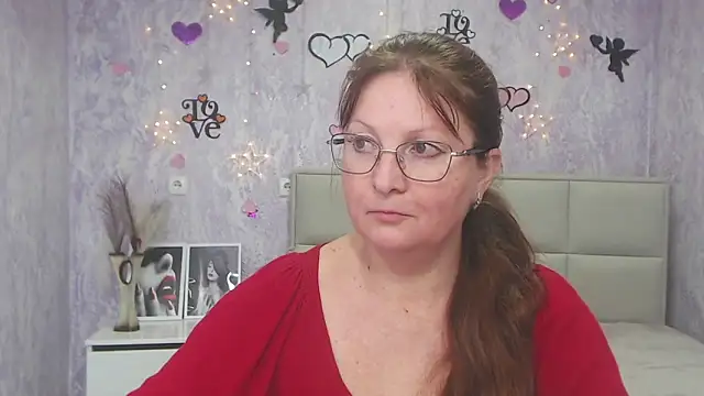 VanessaHotts online show from 03-05-25, 03:29