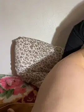 Snapshot of BustiBunny69 chatting on 02-19-25, 05:27 BustiBunny69 online show from 02-19-25, 05:27