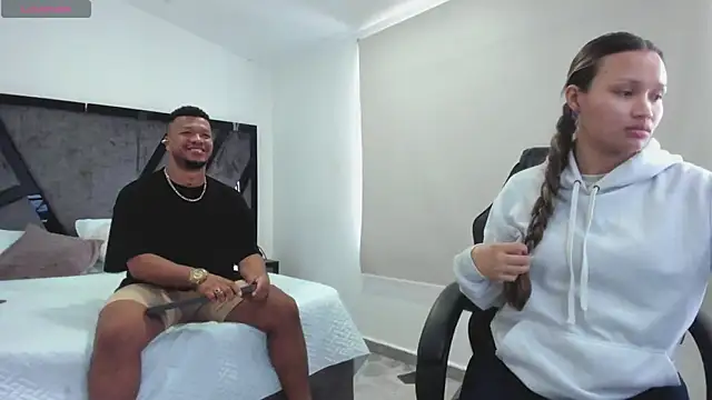 Snapshot of AnnieAndStefan chatting on 10-13-25, 12:38 AnnieAndStefan online show from 10-13-25, 12:38