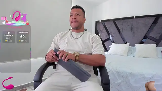 Snapshot of AnnieAndStefan chatting on 10-22-25, 01:55 AnnieAndStefan online show from 10-22-25, 01:55