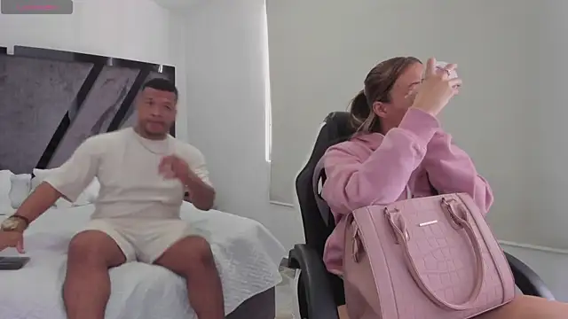 Snapshot of AnnieAndStefan chatting on 12-15-25, 02:10 AnnieAndStefan online show from 12-15-25, 02:10