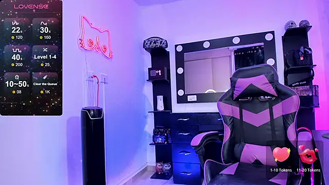 miss kitty online show from 11-29-25, 12:24