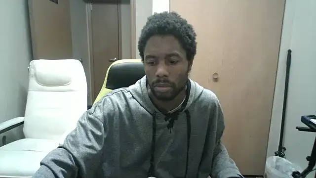 Snapshot of Kim_and_Dee chatting on 03-03-26, 09:37 Kim and Dee online show from 03-03-26, 09:37