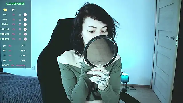 pale skin online show from 12-20-24, 11:00