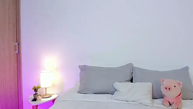 Snapshot of Kattycollinss1 chatting on 11-20-25, 02:45 Kattycollinss1 online show from 11-20-25, 02:45