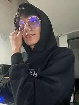 LuiSexvill online show from 11-28-25, 06:05