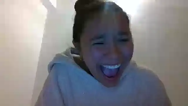 Snapshot of _andygirl chatting on 01-31-25, 01:33 andygirl online show from 01-31-25, 01:33