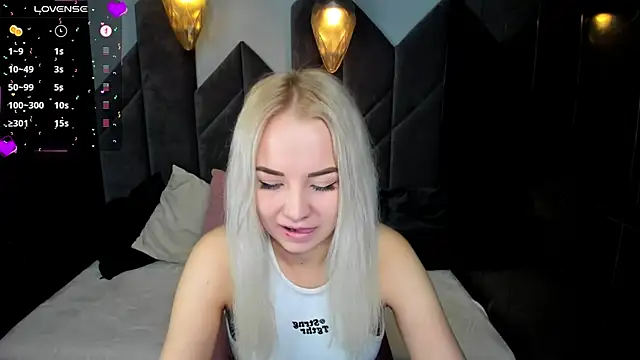 Snapshot of StephanieSweety chatting on 12-20-24, 02:05 StephanieSweety online show from 12-20-24, 02:05