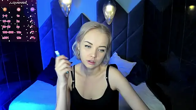 Snapshot of StephanieSweety chatting on 02-21-25, 02:38 StephanieSweety online show from 02-21-25, 02:38