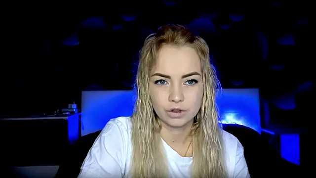 Snapshot of StephanieSweety chatting on 11-05-25, 10:15 StephanieSweety online show from 11-05-25, 10:15