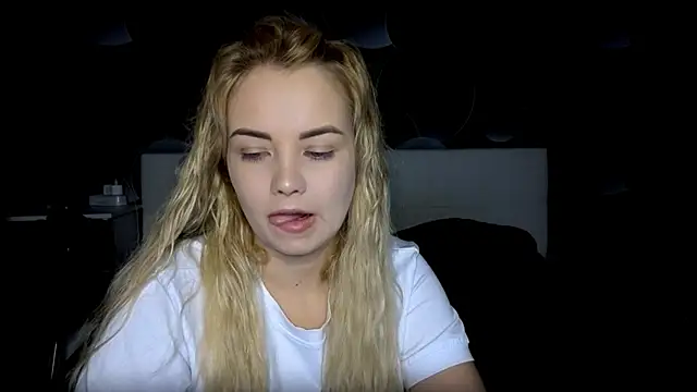 Snapshot of StephanieSweety chatting on 11-20-25, 06:57 StephanieSweety online show from 11-20-25, 06:57