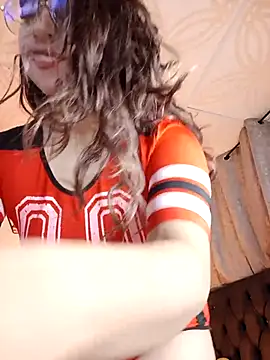 Snapshot of Piafisher1 chatting on 10-12-25, 11:26 Piafisher1 online show from 10-12-25, 11:26