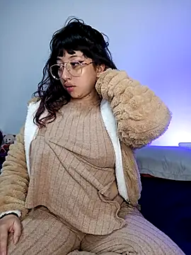 Snapshot of Piafisher1 chatting on 11-06-25, 01:17 Piafisher1 online show from 11-06-25, 01:17