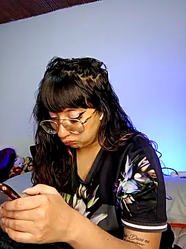 Snapshot of Piafisher1 chatting on 11-13-25, 01:15 Piafisher1 online show from 11-13-25, 01:15