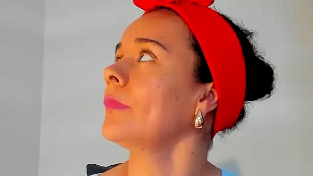 Sami Hotie1 online show from 09-19-25, 08:09