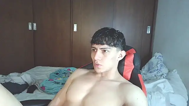 Snapshot of aresholland chatting on 11-17-25, 02:17 aresholland online show from 11-17-25, 02:17