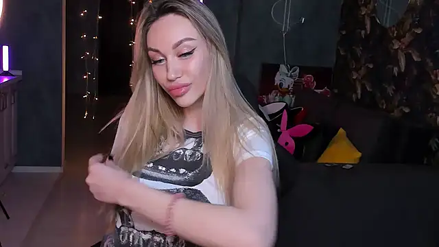 Snapshot of Blckmirrorr chatting on 02-05-25, 02:16 Blckmirrorr online show from 02-05-25, 02:16