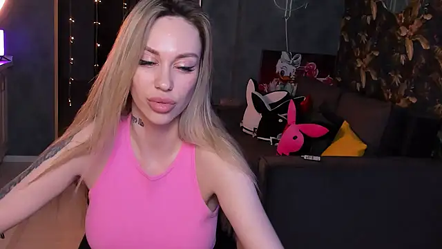 Snapshot of Blckmirrorr chatting on 02-06-25, 04:36 Blckmirrorr online show from 02-06-25, 04:36