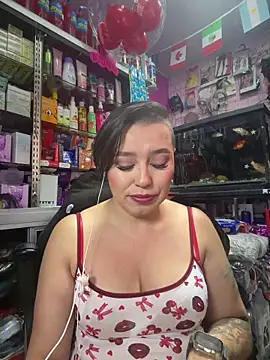 Snapshot of TamySweetness chatting on 06-19-26, 01:48 TamySweetness online show from 06-19-26, 01:48