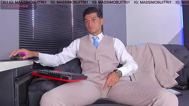 Snapshot of massimo_g chatting on 06-17-26, 01:12 massimo g online show from 06-17-26, 01:12