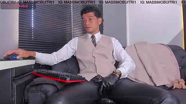 Snapshot of massimo_g chatting on 06-30-26, 12:17 massimo g online show from 06-30-26, 12:17