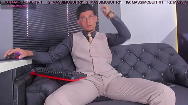 Snapshot of massimo_g chatting on 07-12-26, 01:46 massimo g online show from 07-12-26, 01:46