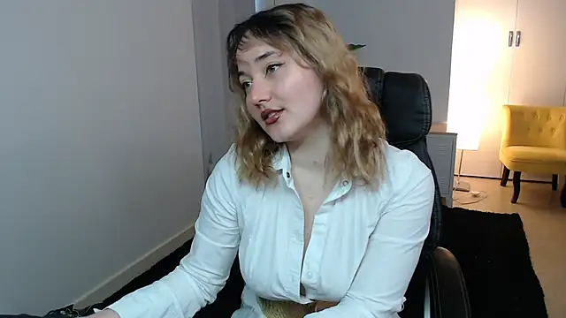 Crystal-dreamt online show from 02-17-26, 10:12