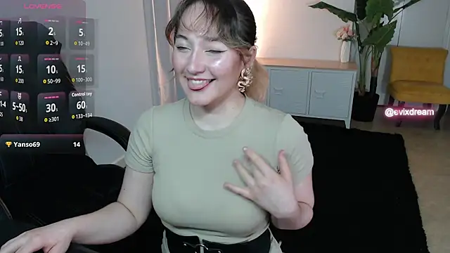 Crystal-dreamt online show from 05-19-26, 02:01