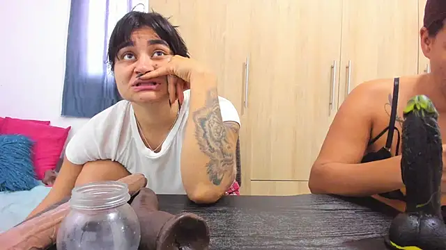 andreita trujillos online show from 10-31-25, 04:41