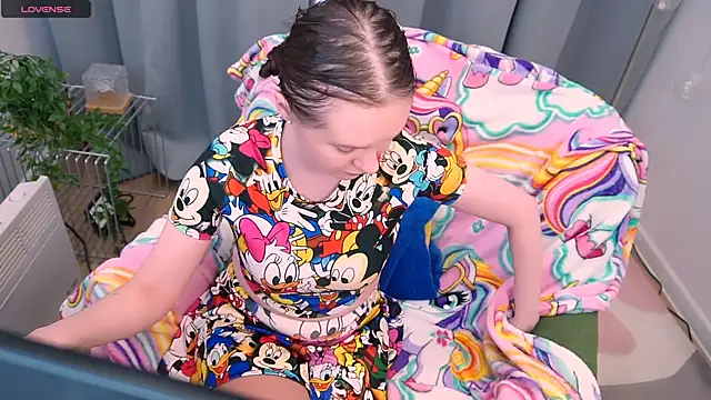 JannaVerdi  online show from 04-10-26, 06:40